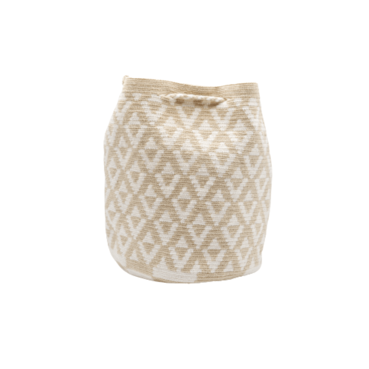 Experience the allure of our distinctive beige Wayuu bag featuring an exquisite design. This versatile and neutral accessory effortlessly enhances any outfit. Shop now and elevate your style with this must-have Wayuu bag.