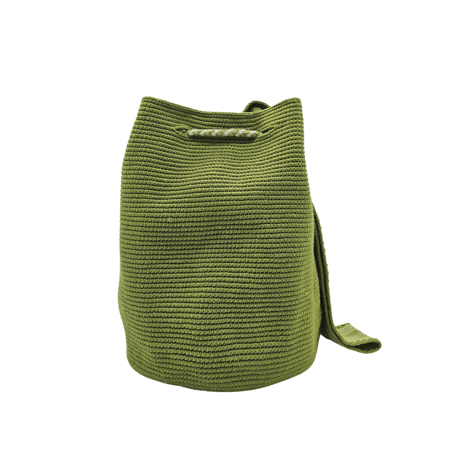 Handmade Wayuu bag in a vibrant green hue, featuring intricate woven details, braided drawstrings, and beige tassels. Ethically crafted by Colombian artisans.
