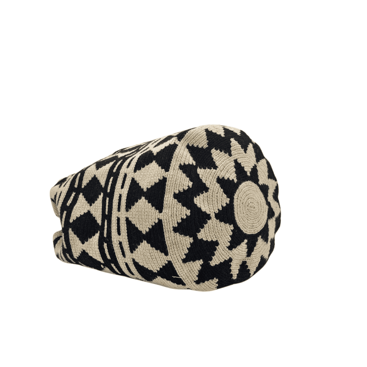Wayuu bag in beige and black featuring a geometric design, handcrafted by Colombian artisans.