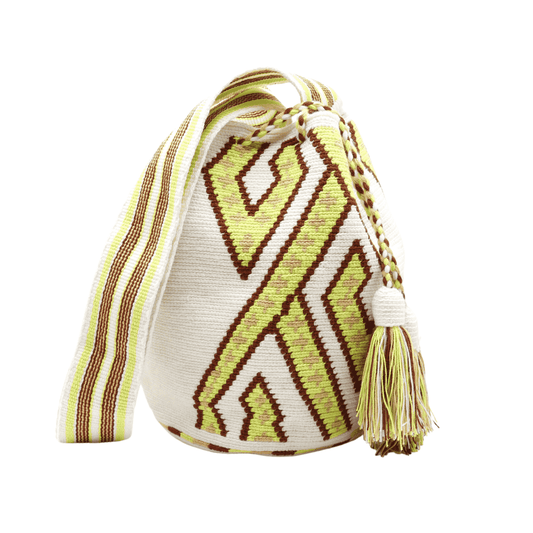 Exquisite handmade Alba best Wayuu bag in almond shades, adorned with olive greens and browns in intricate patterns. A true piece of art that exudes elegance and sophistication.