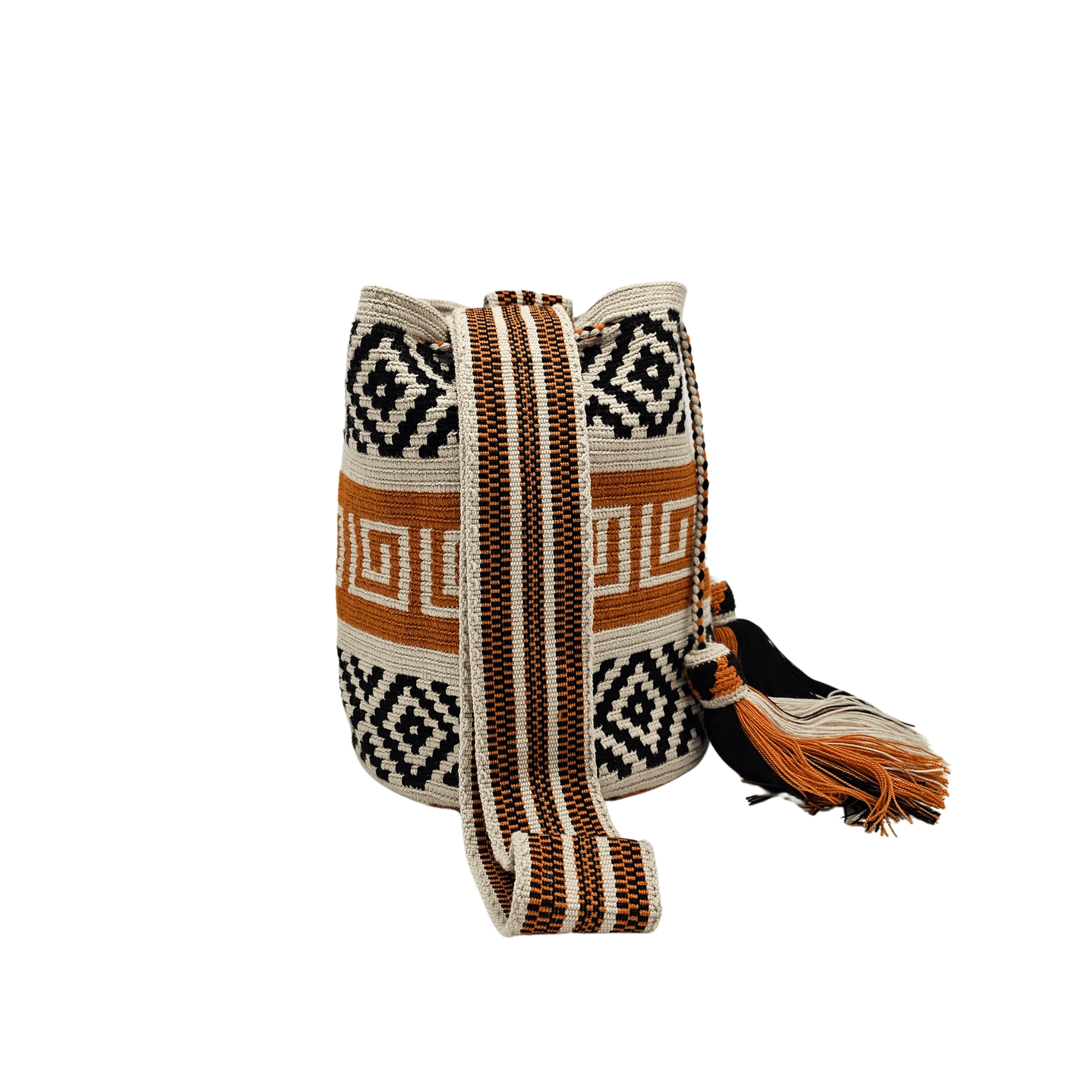 Handmade Wayuu bag in earth tones featuring a geometric design. The intricate patterns are skillfully woven with natural colors, creating a beautiful and functional piece of art. The bag showcases the traditional craftsmanship of the Wayuu artisans, blending cultural heritage with contemporary style.