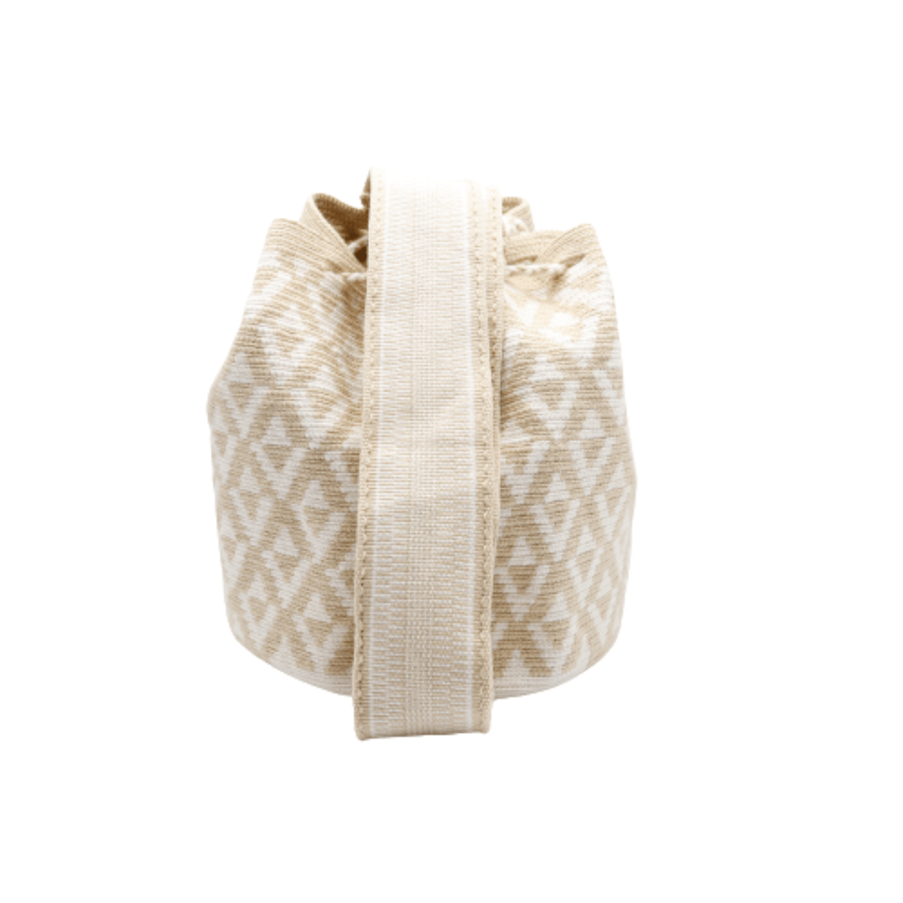 Experience the allure of our distinctive beige Wayuu bag featuring an exquisite design. This versatile and neutral accessory effortlessly enhances any outfit. Shop now and elevate your style with this must-have Wayuu bag.