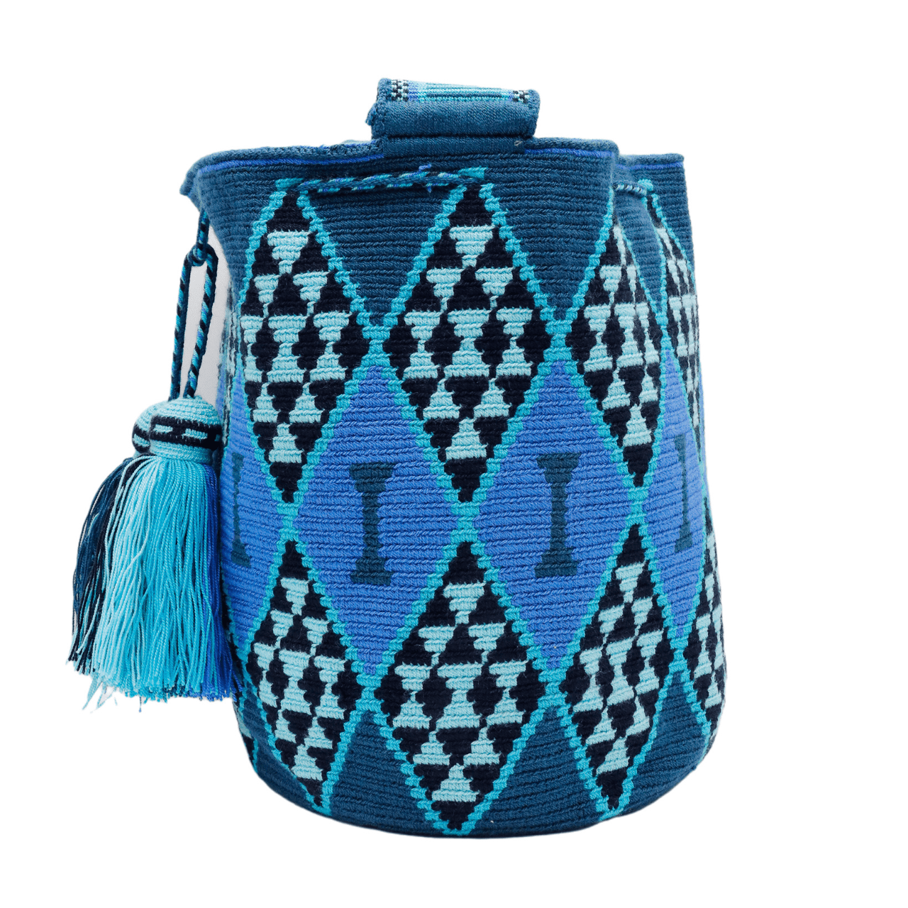 Flora Wayuu bags showcasing a range of blue shades and distinctive diamond patterns.