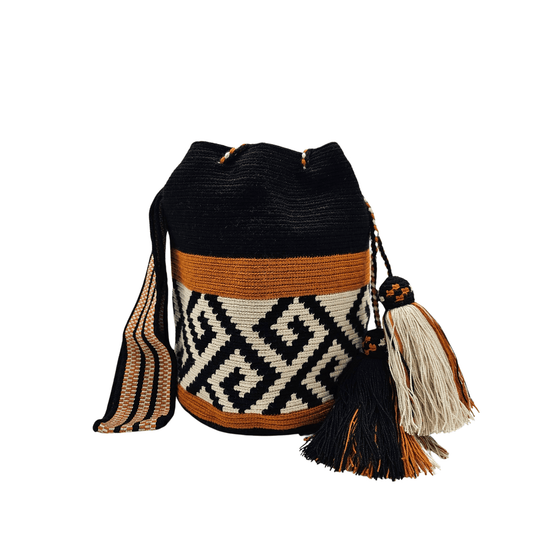 Handmade Wayuu bag by Wayuu artisans, this unique bag in earth tones is perfect for everyday use.