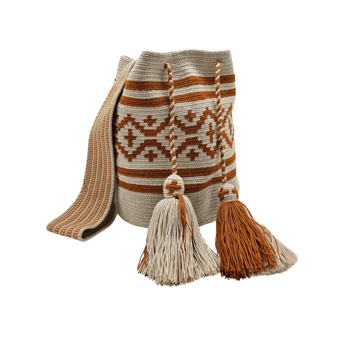 Handmade Wayuu bag by Wayuu artisans, this unique bag in beige and brown with geometric design is perfect for everyday use and any season. Made by Origin Colombia