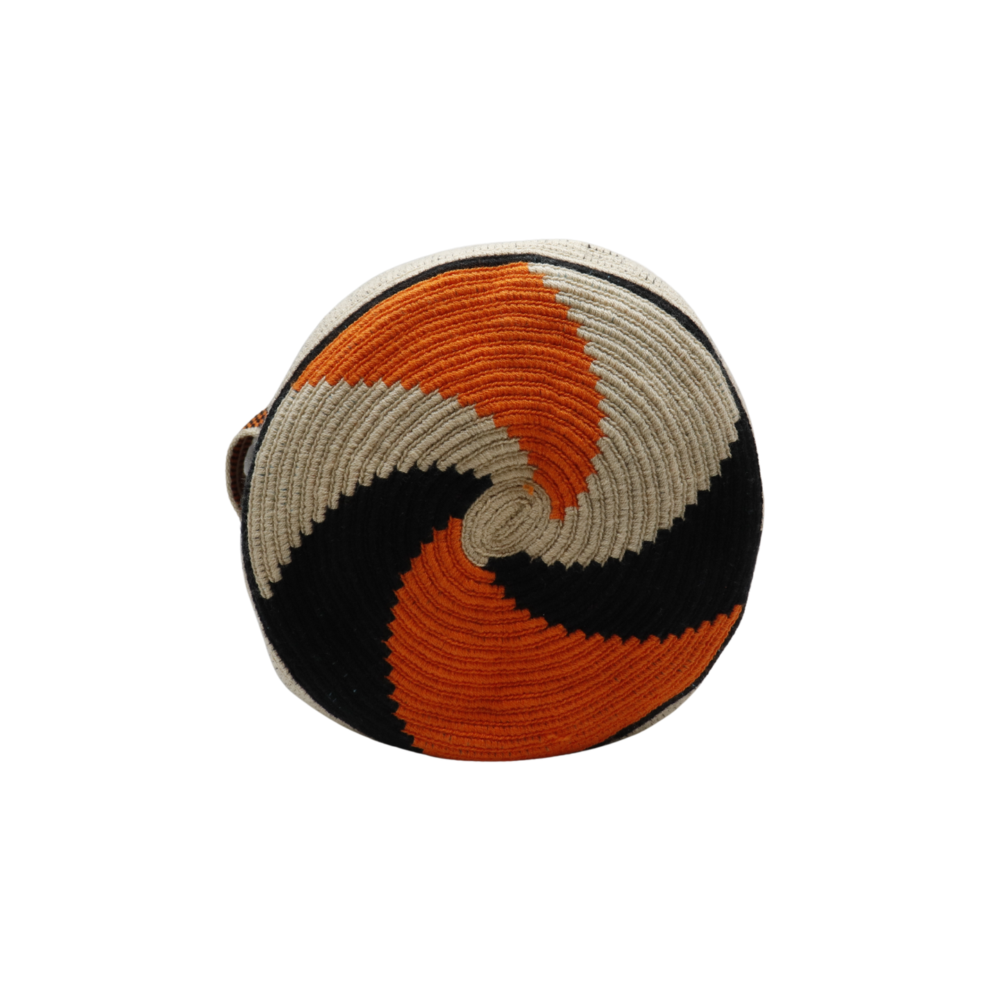 Wayuu bag handmade by artisans in geometric patterns 